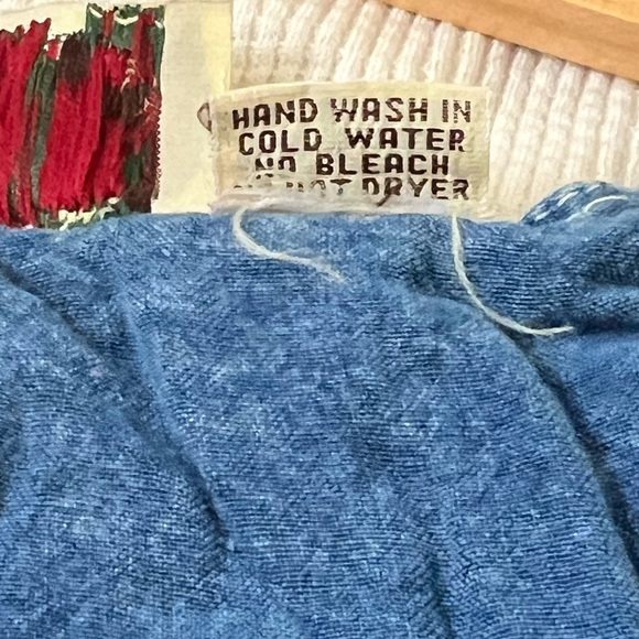 24 Karat | Vintage blue rayon v-neck button front vest tank top free size - Picture 9 of 9